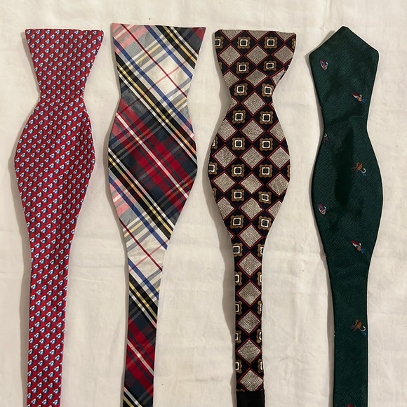 4 Bow ties - Picture 1 of 4